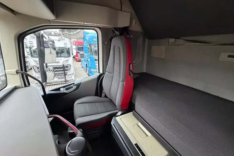 Volvo FH460 z Austrii kabina XL nowa hydraulika 600Tkm oryginalnego przebiegu zdjęcie 29