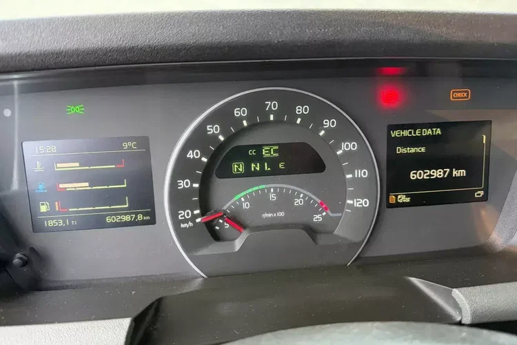 Volvo FH460 z Austrii kabina XL nowa hydraulika 600Tkm oryginalnego przebiegu zdjęcie 36