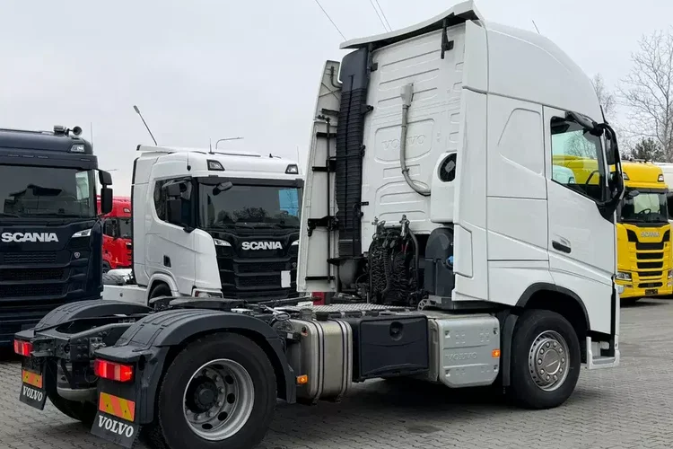 Volvo FH460 z Austrii kabina XL nowa hydraulika 600Tkm oryginalnego przebiegu zdjęcie 9