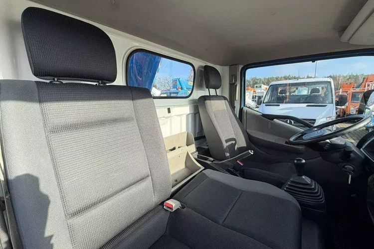 Nissan Cabstar zdjęcie 32