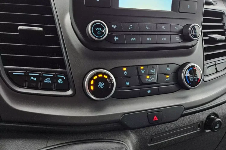 Ford transit L3H2 79900zł NETTO Brygadówka 6 osób 2.0TdCi/131KM zdjęcie 27