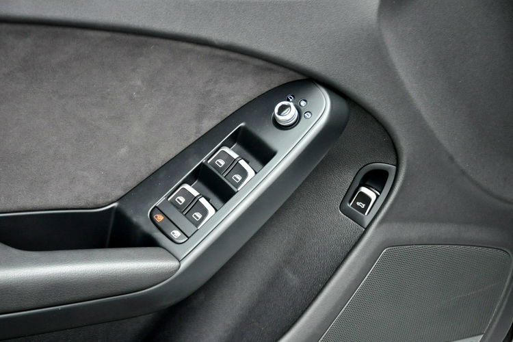 Audi A4 2.0TDI(177KM) Lift S-line Quattro Xenon Led Navi Skóry El.Klapa Alu18" zdjęcie 37
