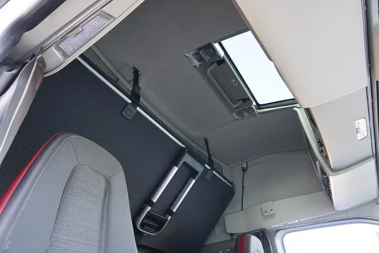 Volvo FH / 420 / ACC / EURO 6 / FIRANKA + WINDA / 19 PALET / OŚ SKRĘTNA zdjęcie 17