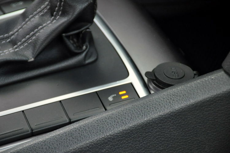 Volkswagen Amarok 2.0TDI(180KM) Lift 4Motion Duża Navi Kamera Progi Skóry 2xParkt Alu19" zdjęcie 35