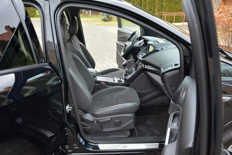 Ford Kuga ST-Line El.Fotel Radar Navi Skóry Ledy Kamera El. Klapa ParkAssist zdjęcie 17