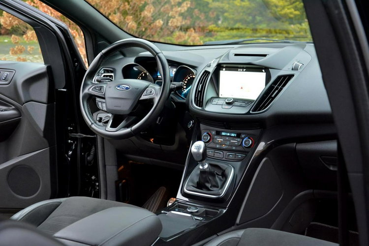 Ford Kuga ST-Line El.Fotel Radar Navi Skóry Ledy Kamera El. Klapa ParkAssist zdjęcie 21