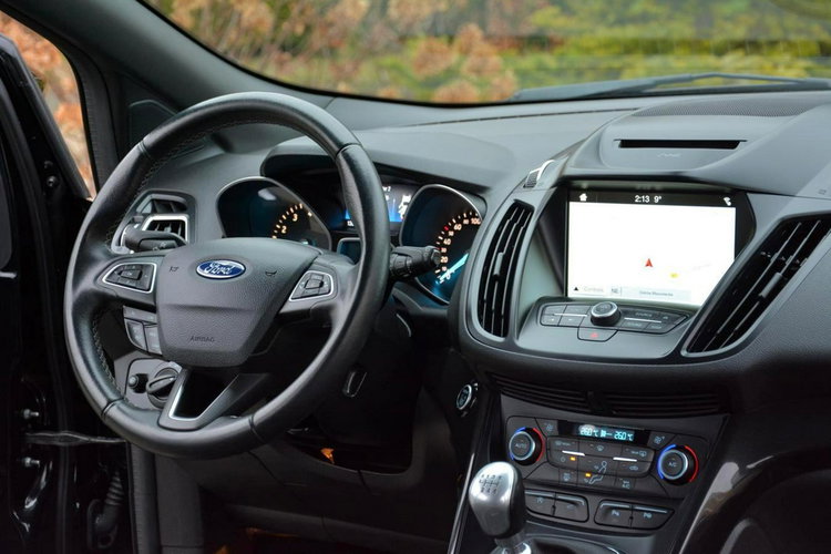 Ford Kuga ST-Line El.Fotel Radar Navi Skóry Ledy Kamera El. Klapa ParkAssist zdjęcie 22