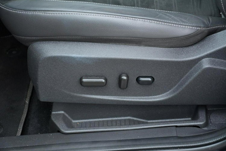 Ford Kuga ST-Line El.Fotel Radar Navi Skóry Ledy Kamera El. Klapa ParkAssist zdjęcie 33