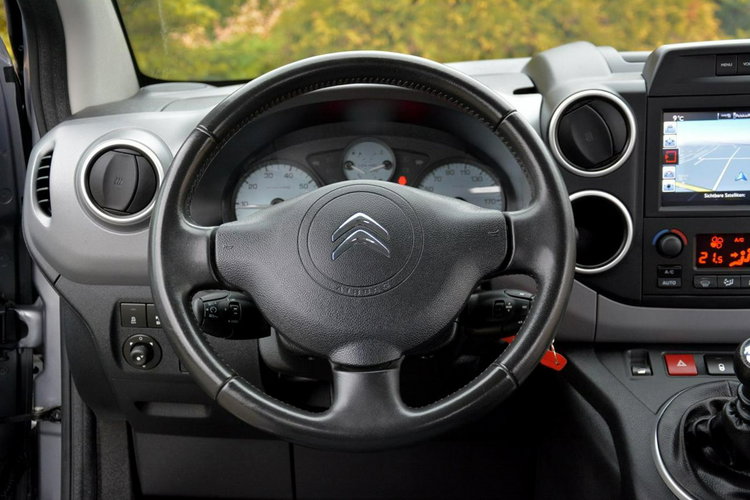 Citroen Berlingo Multispace Ledy Klimatronic duża Navi AppleCar Parktronic aso Hak zdjęcie 21
