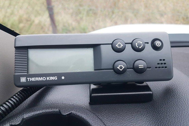 Renault Master 8EP CHŁODNIA MROŹNIA 4.21x2.11x2.01 IZOTERMA AGREGAT THERMO KING V-500 zdjęcie 26