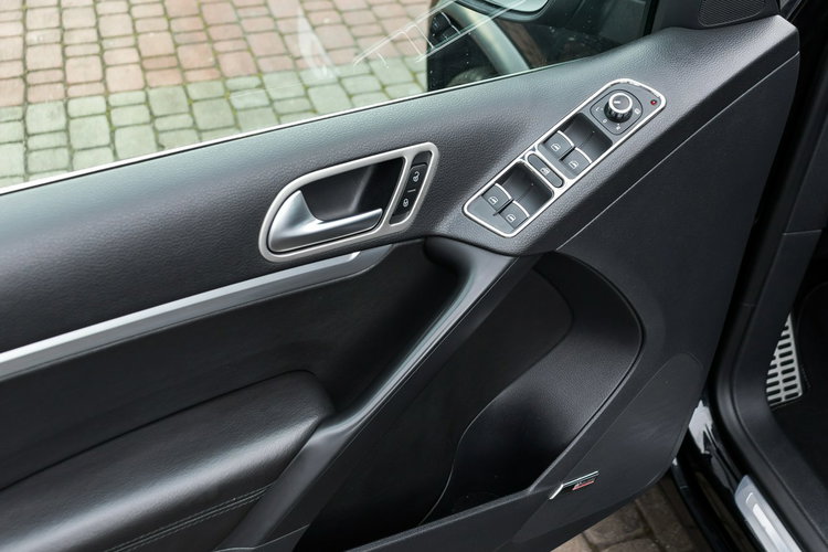 Volkswagen Touran 2.0_Diesel_177KM_154 tyś. km_4x4_R-LINE zdjęcie 11