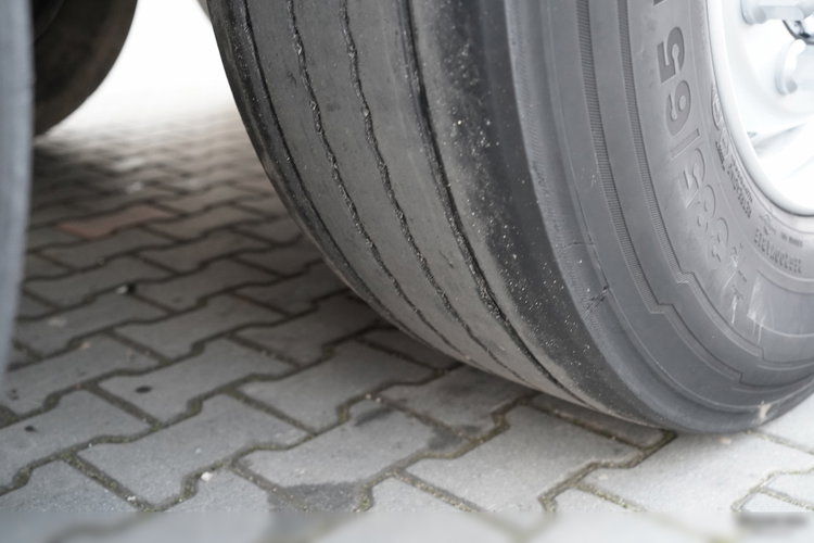 Krone   / NACZEPA  PLATFORMA / OŚ PODNOSZONA / KOSZ NA PALETY  zdjęcie 20