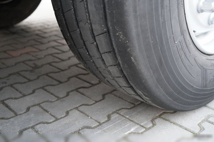 Krone   / NACZEPA  PLATFORMA / OŚ PODNOSZONA / KOSZ NA PALETY  zdjęcie 21