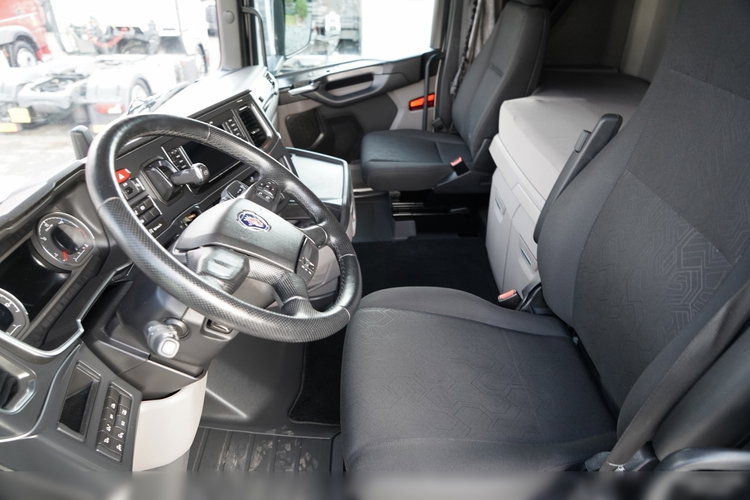 Scania S 450 / KLIMA POSTOJOWA / CAŁA NA PODUSZKACH / NAVI  zdjęcie 24