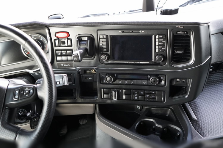 Scania S 450 / KLIMA POSTOJOWA / CAŁA NA PODUSZKACH / NAVI  zdjęcie 29