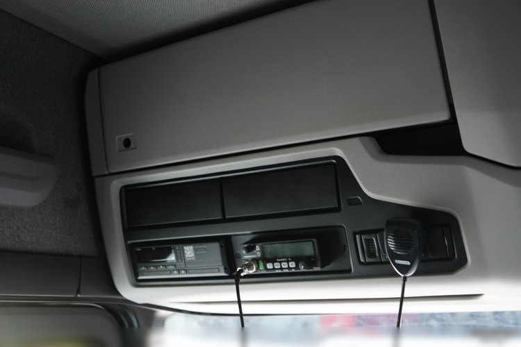 Scania S 450 / KLIMA POSTOJOWA / CAŁA NA PODUSZKACH / NAVI  zdjęcie 32