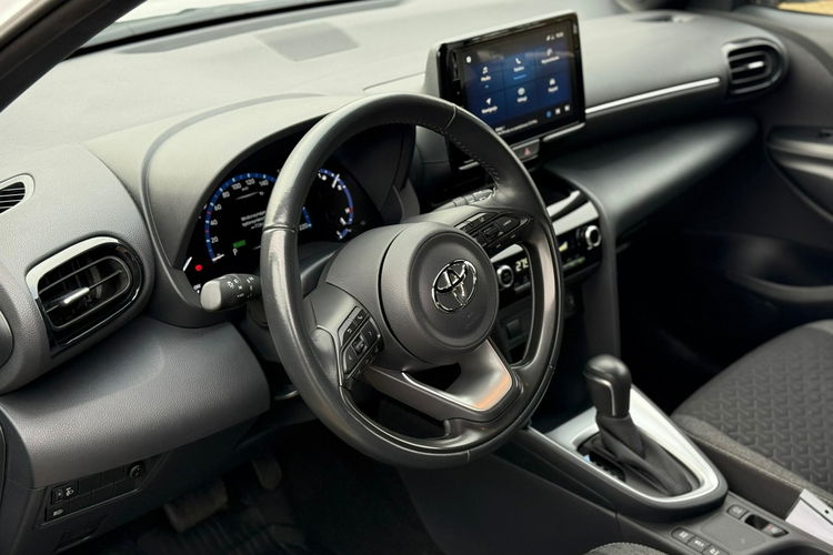 Toyota Yaris Cross I Właściel Salon Polska Gwaranacja 2026 zdjęcie 13