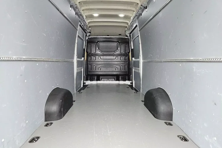 Volkswagen Crafter L4H3 99999zł NETTO 2.0TDi/140KM zdjęcie 14