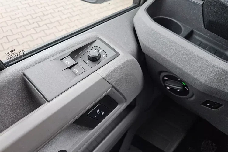 Volkswagen Crafter L4H3 99999zł NETTO 2.0TDi/140KM zdjęcie 17
