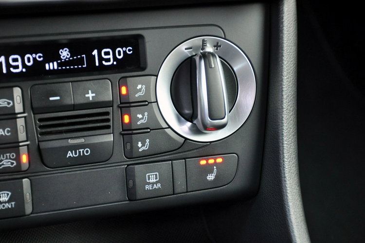 Audi Q3 2.0TDI(177KM) S-Line Xenon Led Navi Klimatronik Skóry Automat Alu17" zdjęcie 33