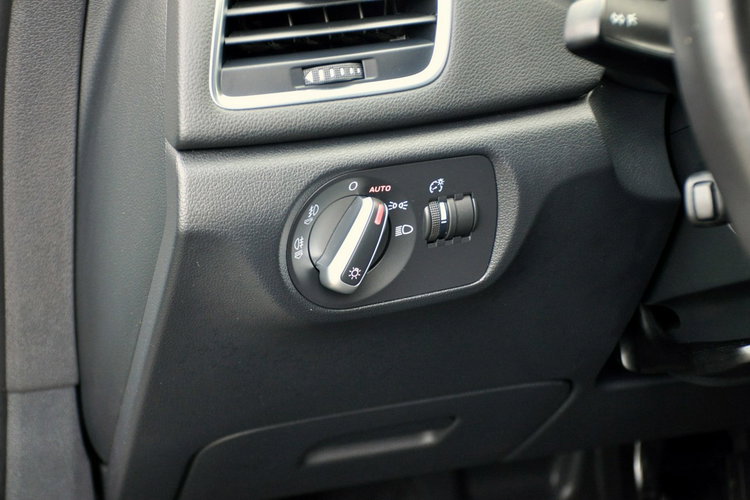 Audi Q3 2.0TDI(177KM) S-Line Xenon Led Navi Klimatronik Skóry Automat Alu17" zdjęcie 36