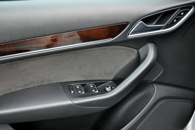 Audi Q3 2.0TDI(177KM) S-Line Xenon Led Navi Klimatronik Skóry Automat Alu17" zdjęcie 37