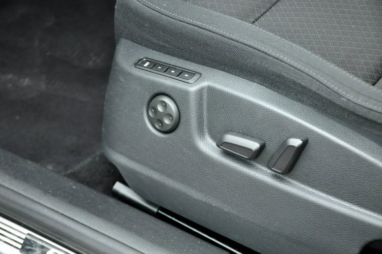 Skoda Superb 2.0TDI(170KM) Lift DSG Xenon Led Navi Welur El.Fotele Chrom Alu17"ASO zdjęcie 23