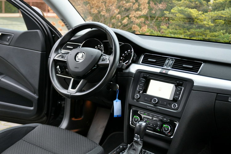 Skoda Superb 2.0TDI(170KM) Lift DSG Xenon Led Navi Welur El.Fotele Chrom Alu17"ASO zdjęcie 26