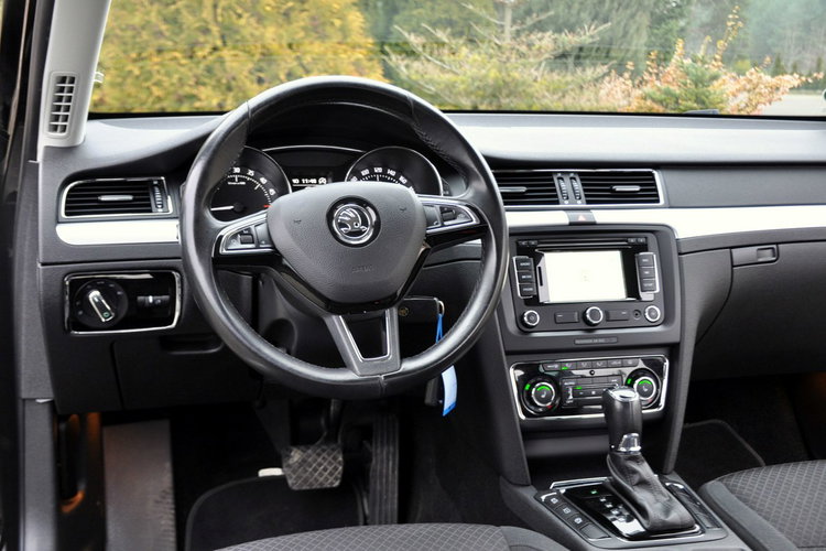 Skoda Superb 2.0TDI(170KM) Lift DSG Xenon Led Navi Welur El.Fotele Chrom Alu17"ASO zdjęcie 30