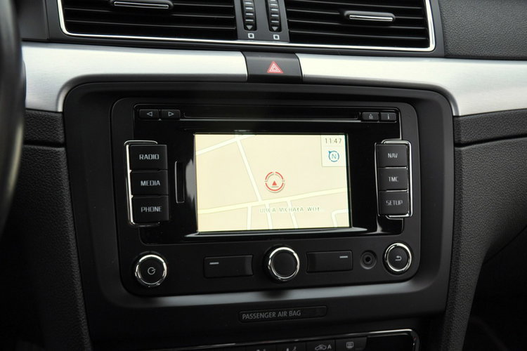 Skoda Superb 2.0TDI(170KM) Lift DSG Xenon Led Navi Welur El.Fotele Chrom Alu17"ASO zdjęcie 31