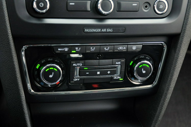 Skoda Superb 2.0TDI(170KM) Lift DSG Xenon Led Navi Welur El.Fotele Chrom Alu17"ASO zdjęcie 33