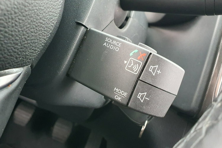 Dacia Sandero Stepway 0.9 tCe 90KM # NAVI # Klima # Tempomat # Parktronic # Super Stan zdjęcie 19