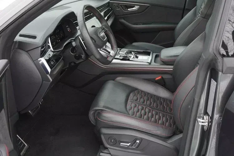 Audi rs-q8 zdjęcie 9