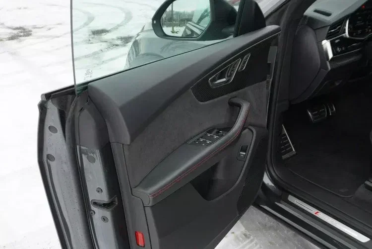 Audi rs-q8 zdjęcie 18