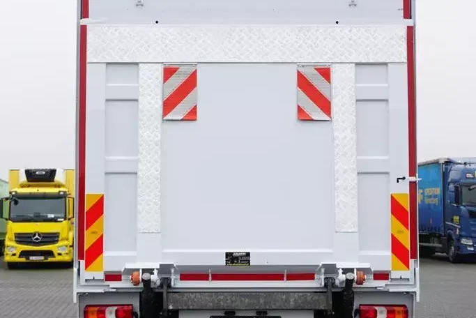 Mercedes ACTROS / 2645 / E 6 / KONTENER + WINDA / 22 PALETY / ŁAD. 13 467 KG / OŚ SKRĘTNA zdjęcie 29