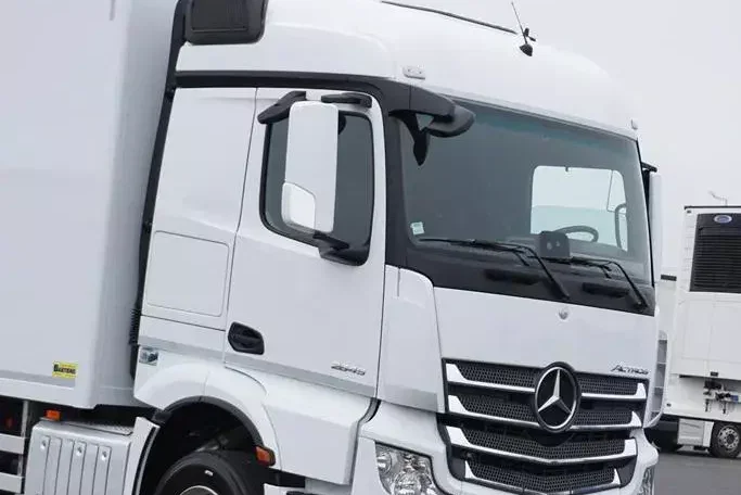 Mercedes ACTROS / 2645 / E 6 / KONTENER + WINDA / 22 PALETY / ŁAD. 13 467 KG / OŚ SKRĘTNA zdjęcie 31