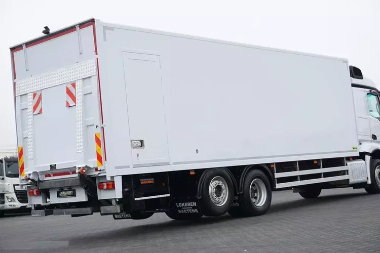 Mercedes ACTROS / 2645 / E 6 / KONTENER + WINDA / 22 PALETY / ŁAD. 13 467 KG / OŚ SKRĘTNA zdjęcie 36