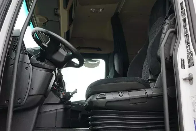 Mercedes ACTROS / 2645 / E 6 / KONTENER + WINDA / 22 PALETY / ŁAD. 13 467 KG / OŚ SKRĘTNA zdjęcie 7