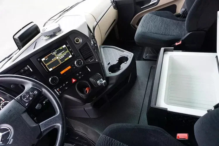 Mercedes ACTROS / 2645 / E 6 / KONTENER + WINDA / 22 PALETY / ŁAD. 13 467 KG / OŚ SKRĘTNA zdjęcie 9