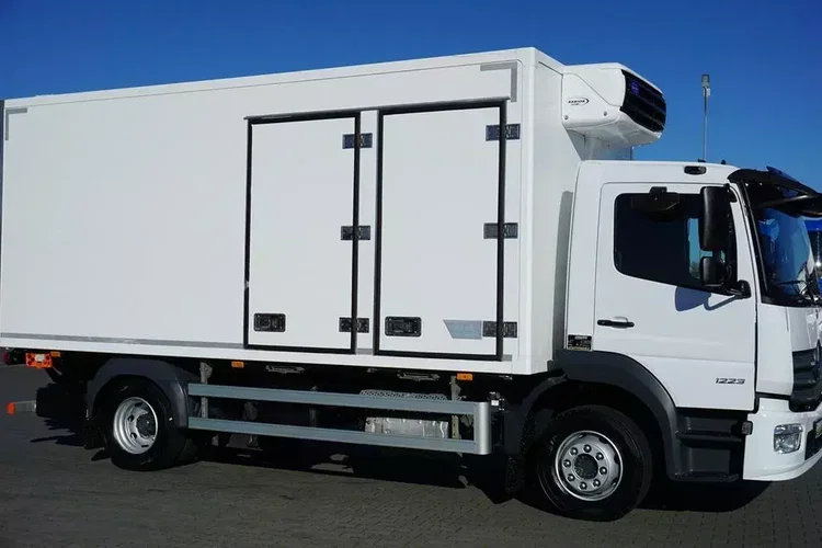 Mercedes ATEGO / 1223 / ACC / EURO 6 / CHŁODNIA + WINDA / MULTITEMPERATURA zdjęcie 16