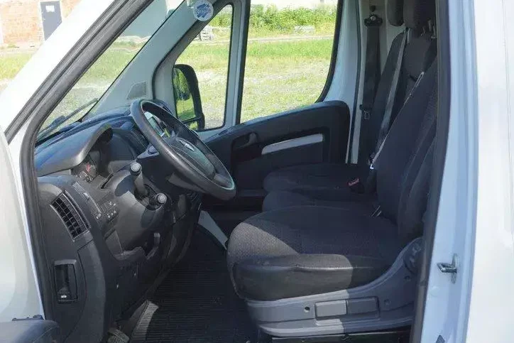 Opel Movano zdjęcie 31