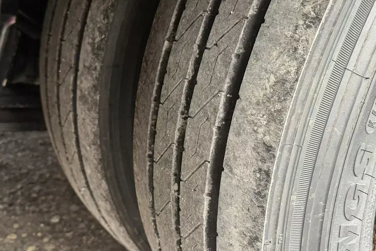 BODEX 4 osiowa NN4J Niskopodwoziówka Niskopodwozie zdjęcie 44