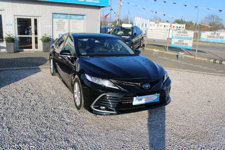Toyota Camry 2.5 Hybrid e-CTV Comfort F-vat Kamera netto 73902 PLN Gwarancja zdjęcie 3