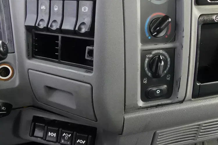 Renault MIDLUM 180 4x4 / WYWROTKA + HDS HIAB SKŁADANY W Z / zdjęcie 22