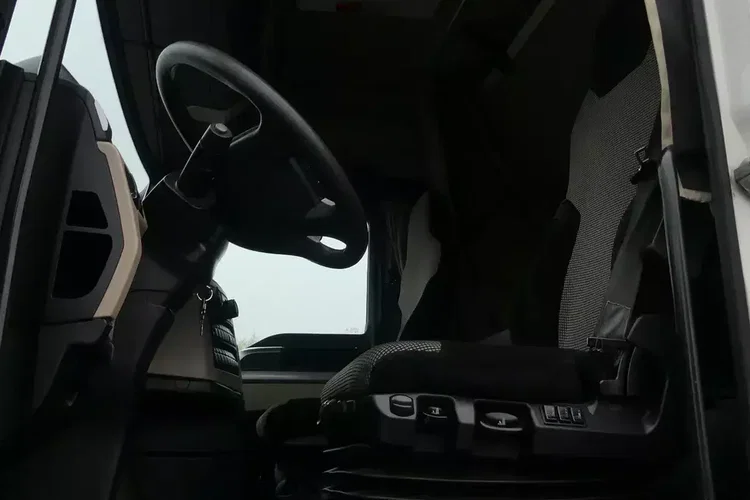 MAN TGX 26.460 / ZESTAW PRZEJAZDOWY / WINDA / KLIMA POSTOJOWA / zdjęcie 30