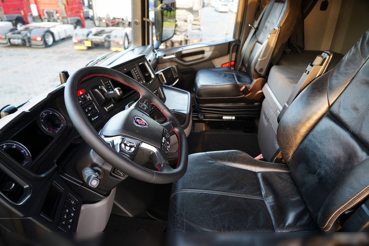 Scania S 500 / RETARDER / KLIMA POSTOJOWA / CAŁA NA PODUSZKACH / ALUFELGI / SKÓRY / zdjęcie 29