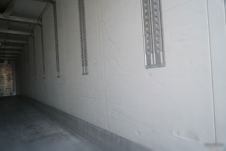 SCHMITZ CARGOBULL / CHŁODNIA / CARRIER VECTOR 1550 / OŚ PODNOSZONA / DOPPELSTOCK / KOSZE NA PALETY   zdjęcie 17