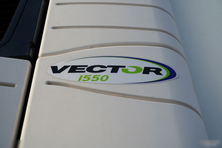 SCHMITZ CARGOBULL / CHŁODNIA / CARRIER VECTOR 1550 / OŚ PODNOSZONA / DOPPELSTOCK / KOSZE NA PALETY   zdjęcie 26