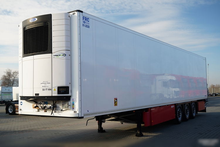 SCHMITZ CARGOBULL / CHŁODNIA / CARRIER VECTOR 1550 / OŚ PODNOSZONA / DOPPELSTOCK / KOSZE NA PALETY   zdjęcie 3