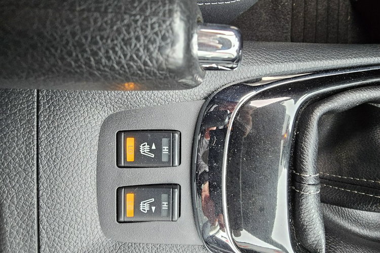 Nissan Pulsar Biała perła, radar , xenon, grzane fotele, ostrzeganie przed wypadkiem zdjęcie 24